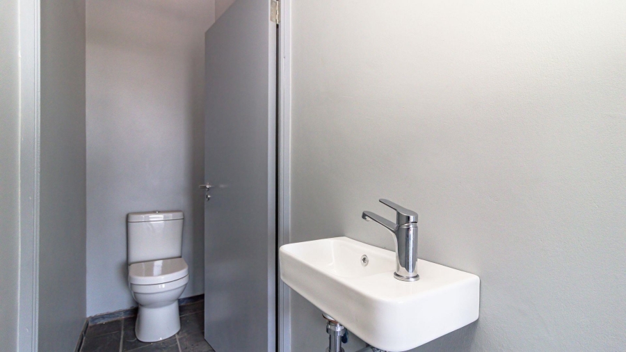 3 Bedroom Property for Sale in De Kelders Western Cape